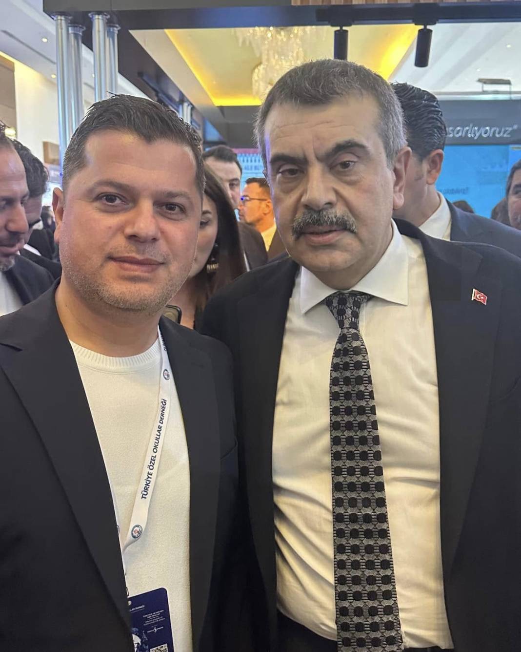 Sami Koç, Bakan Tekin ile bir arada 1